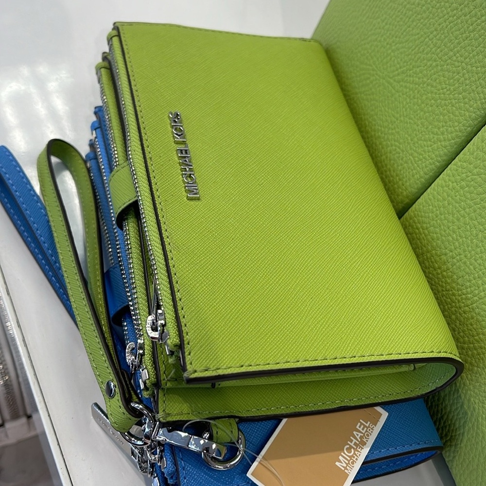 MICHAEL KORS LG DOUBLE ZIP WRISTLET Wallet Phone Case Holder 
Lime
NWT - Picture 14 of 16